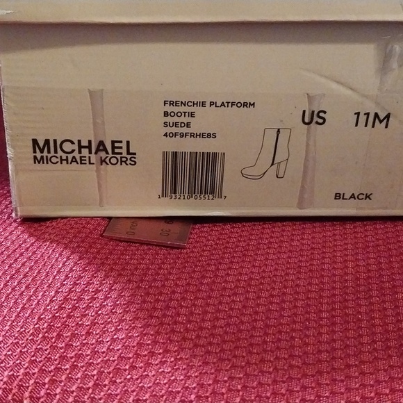 Size 11 Michael Kors Platform Boots - Picture 10 of 10
